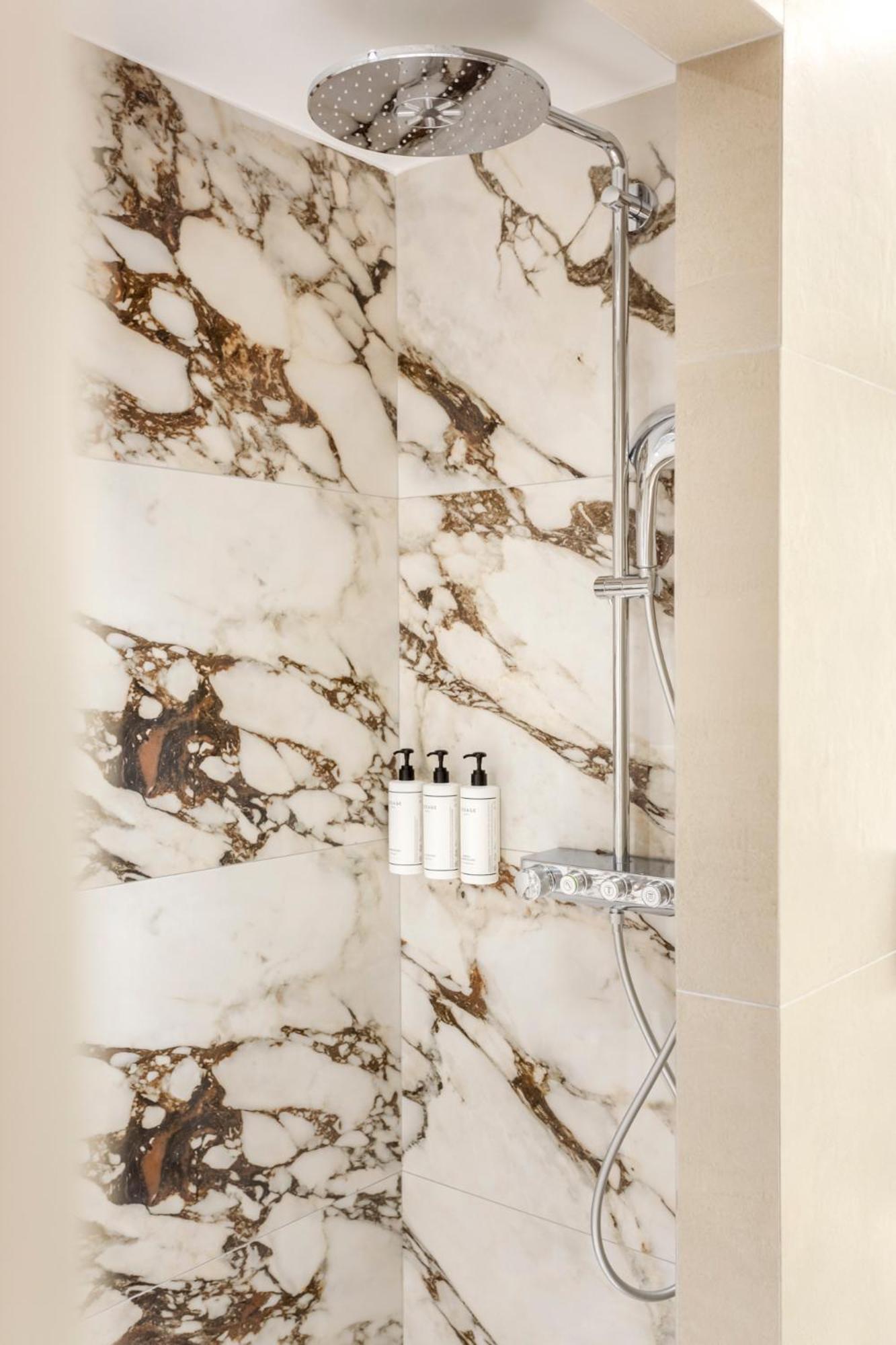 Merveil - Signature - Marais - Montmartre Parigi